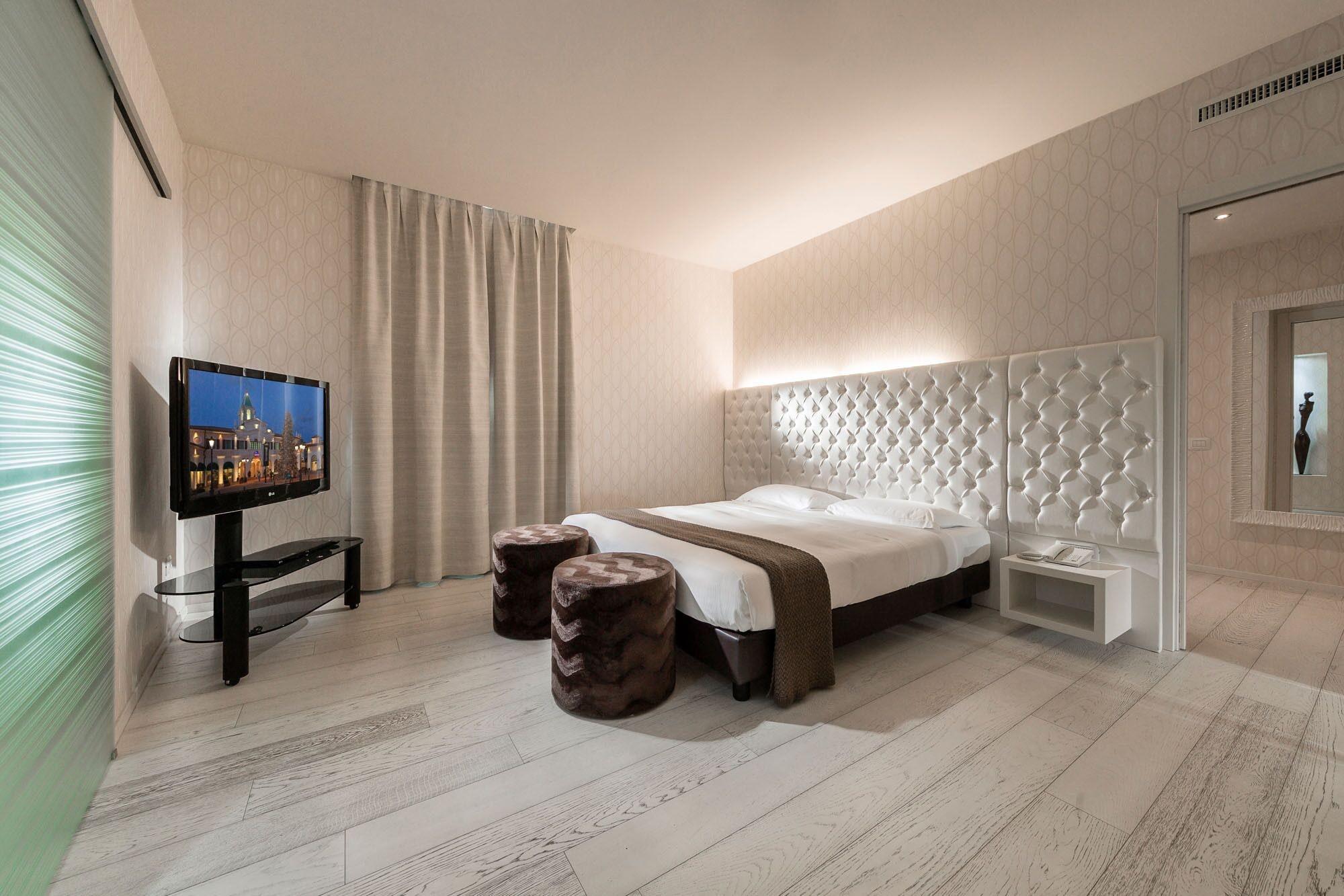 Base Hotel โนเวนตา ดิ ปิอาเว ภายนอก รูปภาพ