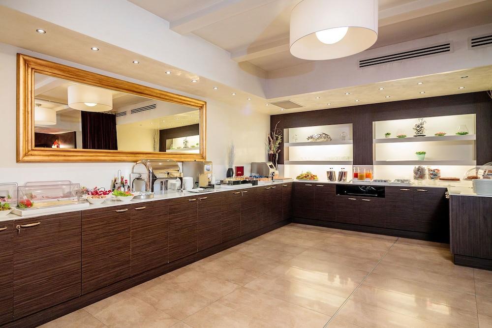 Base Hotel โนเวนตา ดิ ปิอาเว ภายนอก รูปภาพ