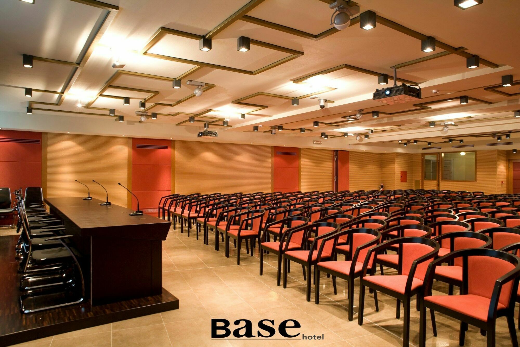 Base Hotel โนเวนตา ดิ ปิอาเว ภายนอก รูปภาพ